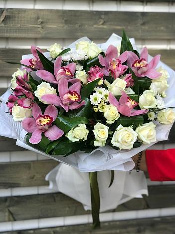 Букет цветов из: Розы и Хризантемы в Псебае