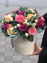 Цветочная композиция из Розы в шляпной коробке в Псебае